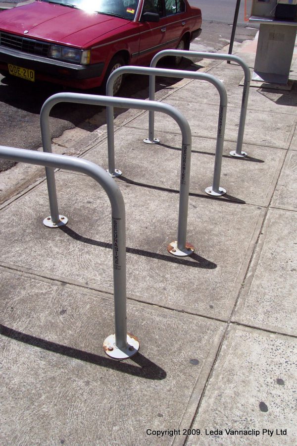 Bicycle lean rail